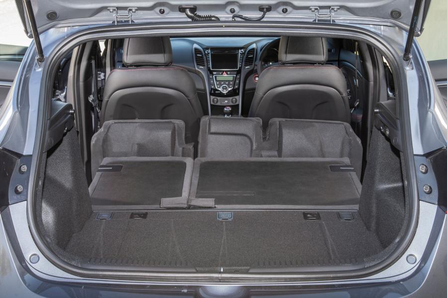  Hyundai i30 5-Door Turbo 2015 года  (UK) (фото 15 из 20)